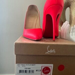 AUTHENTIC CHRISTIAN LOUBOUTIN HOT CHICK 100 FLUO MATT IN BIKINI PINK
